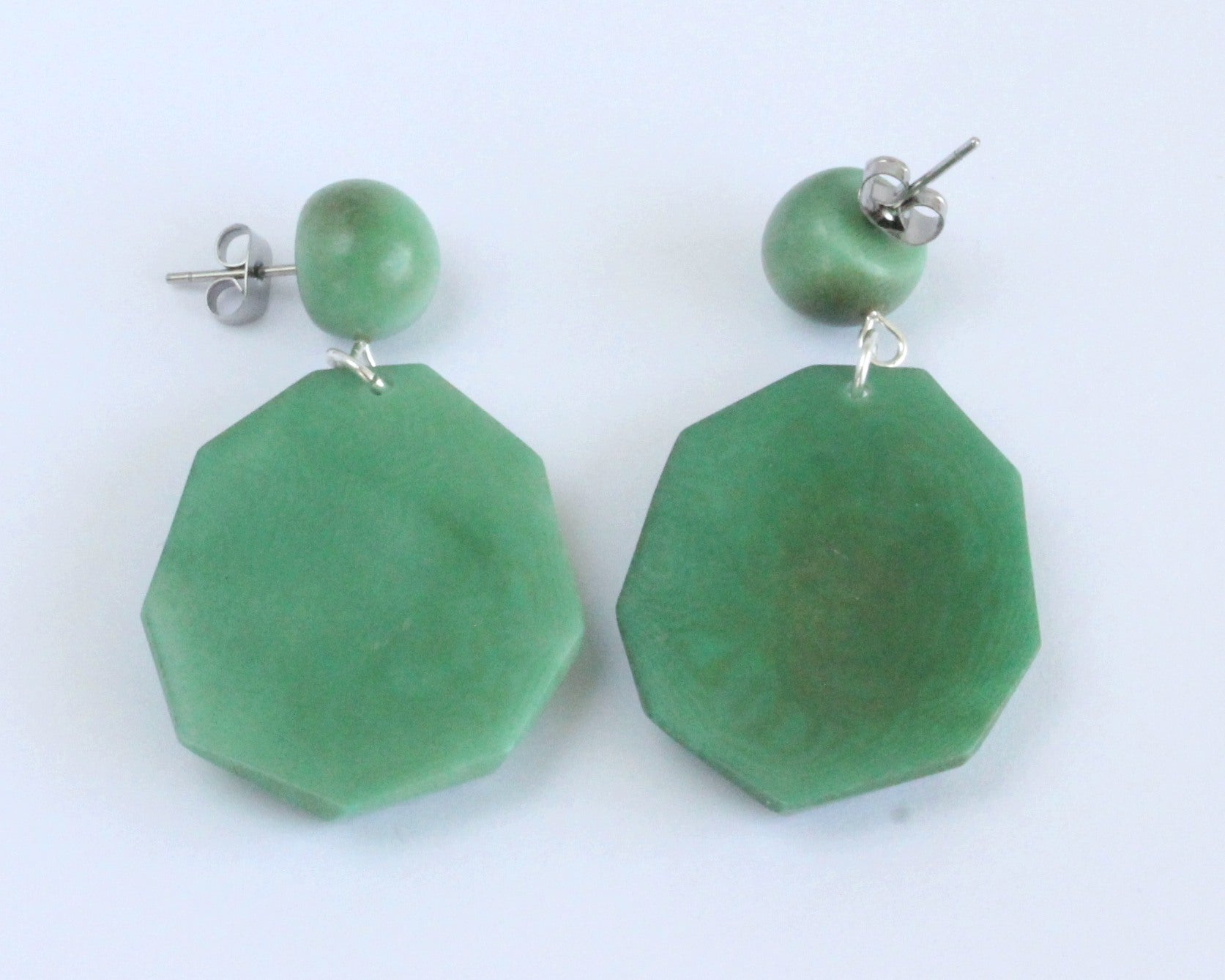 Handmade earring, push back, tagua, colourful, green back