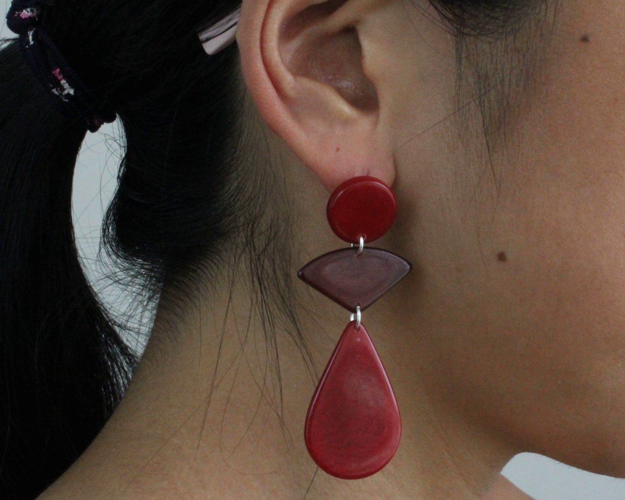 Handmade earring, push back, tagua, colourful, red, ear