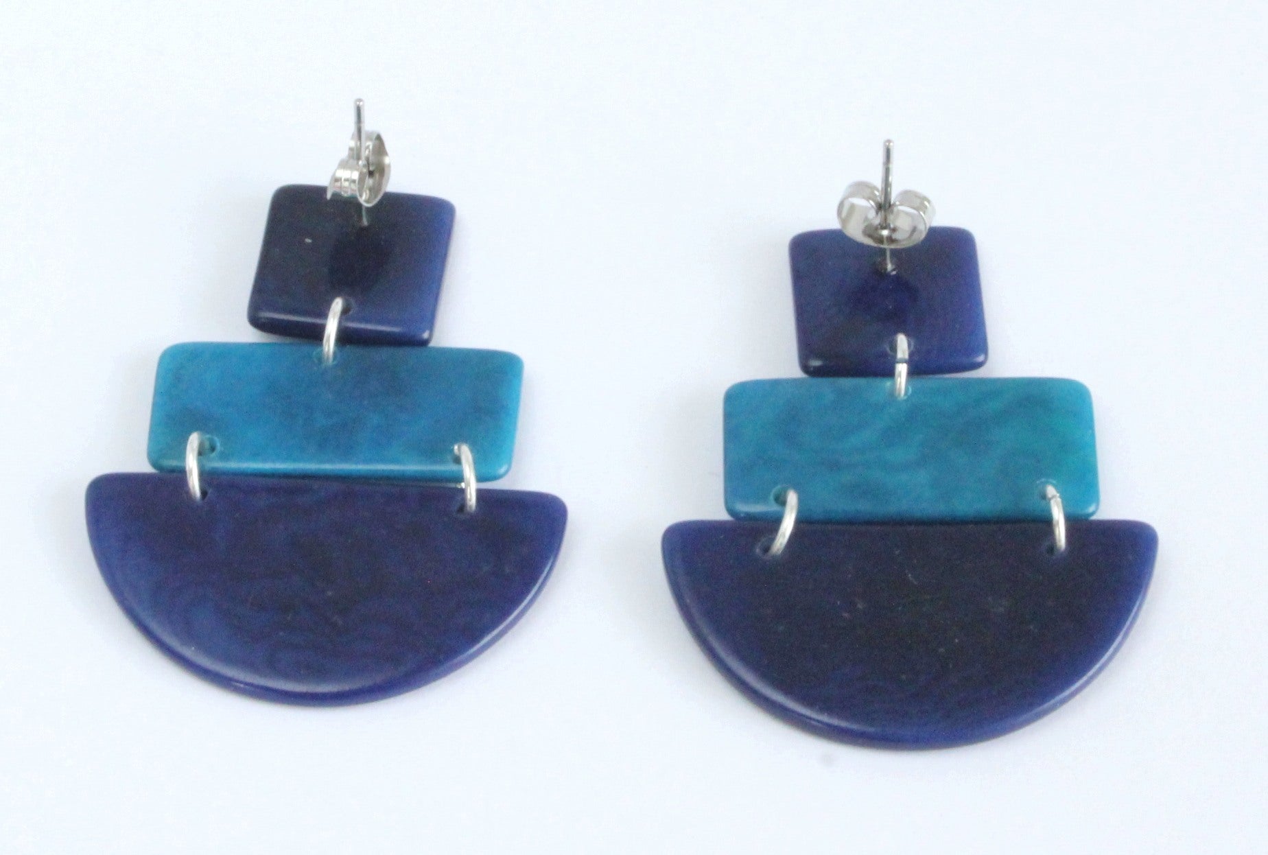Handmade earring, sustainable, tagua, push back, blue, back