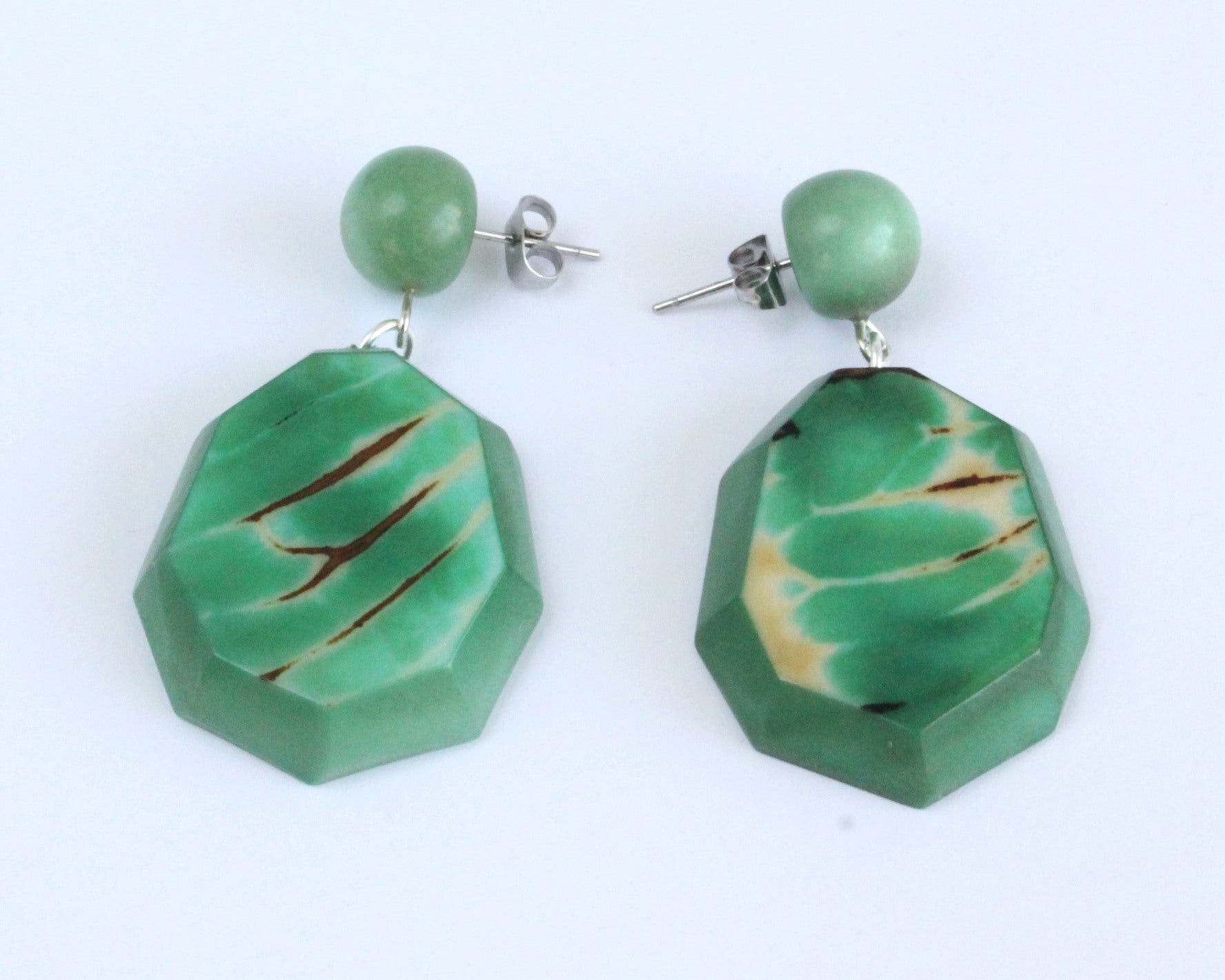 Handmade earring, push back, tagua, colourful, green